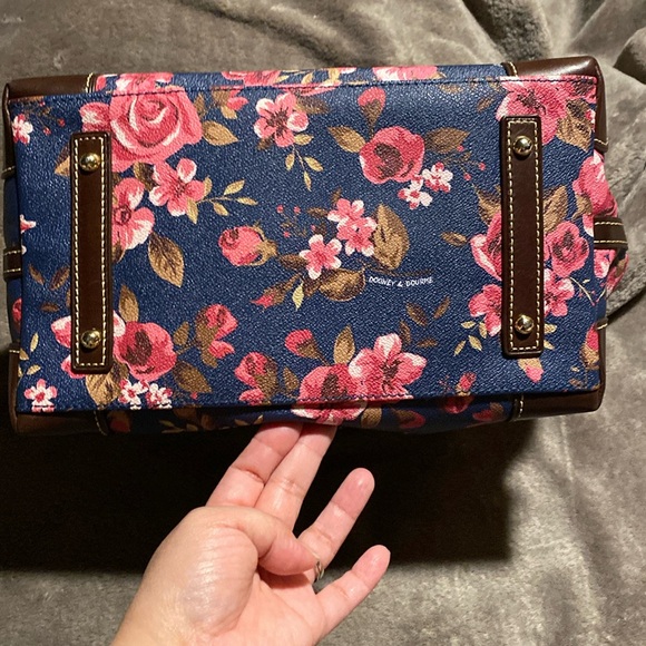 EUC Dooney cabbage rose satchel - Picture 4 of 5